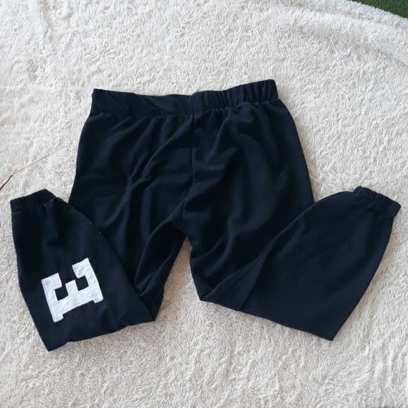 Roma Concepts sweat capris - Picture 2 of 3